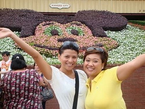 Mylene Dizon and Eugene Domingo as bestfriends in HK Disneyland