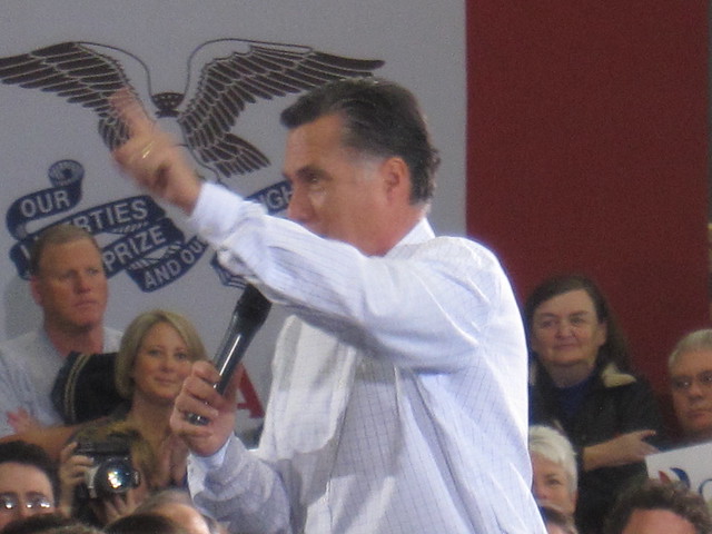 Mitt Romney CAUCUS eve in Clive 021