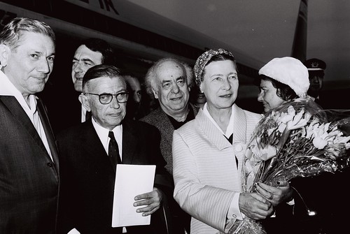 and Simone De Beauvoir welcomed by Avraham Shlonsky and Leah Goldberg