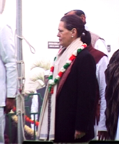 Sonia Gandhi at Congress day function in New Delhi (16)
