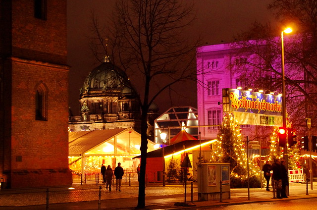 Berlin, Weihnachtsmarkt am Opernpalais 1