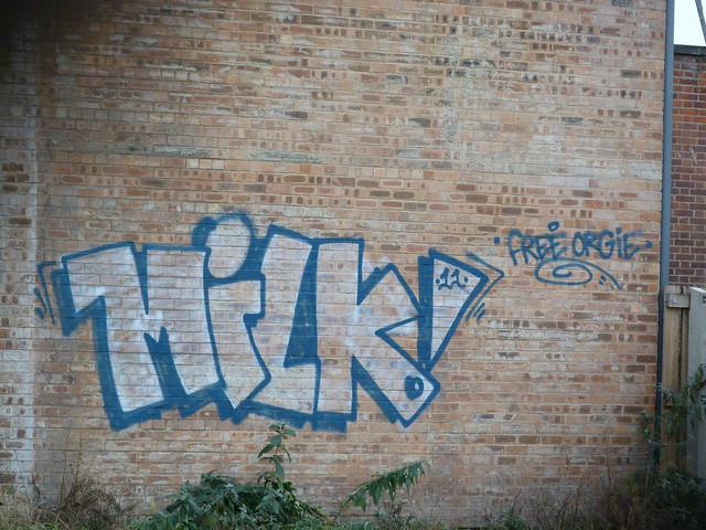 Those that know who this is, know who this is, and those that can read it can see what it says (Hard to think anyone couldnt read this but some people that aint into graff are just thick cunts when it comes to reading even easy to read graff!)