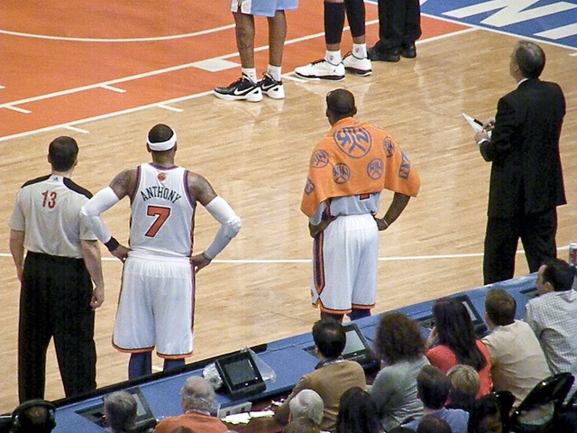 Melo and Amare Wait to Sub In