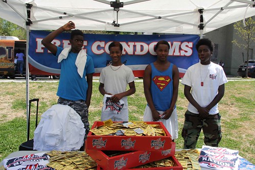Condom Nation en la Feria de Salud Juvenil de Vine City