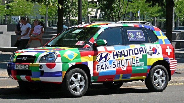 auto berlin colors car germany deutschland suv bunt pkw hyundaitucson fifaworldcup2006 ???? fanshuttle