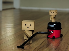 Never let it be said that a Danbo doesn't know how to earn his keep! (.OhSoBoHo) Tags: cute canon toy 50mm robot cleaning kawaii pearl favourite odc yotsuba danbo amazoncojp cardboardrobot vacumn henryhoover revoltech canoneos40d danboard  danbolove ourdailychallenge ohsoboho danbophotography danbocleaning desktophenryismyhusbands ofcourseigotitforhimandmadehimbringithomefromworkforaphoto ihaveahettyone