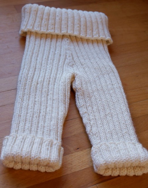 Жакет платочной вязкой и штанишки для малыша