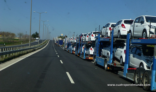 Cola de camiones esperando para cruzar la frontera Turco-Búlgara