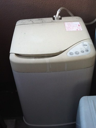洗濯機はSHARP製で1996製造のES...