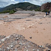Il fiume Cachimayo è aumentato per le piogge e taglia la strada