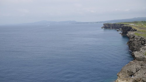 残波岬灯台から真栄田岬、恩納村方面
