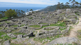 Castros celtas no Monte Trega (Galicia)