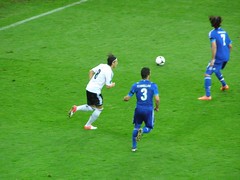 Mesut Özil, Giórgos Tzavélas i Georgios Samaras
