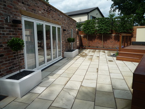 Landscaping Wilmslow - Decking and Paving Image 15