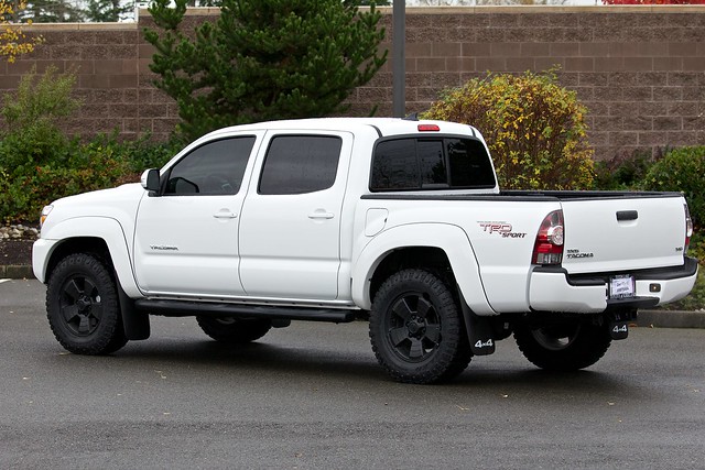 white sport bed 4x4 cab super double short toyota 17 40 tacoma 70 goodyear nav v6 265 trd duratrac entune