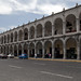 I bei porticati a 2 piani della plaza de armas di Arequipa