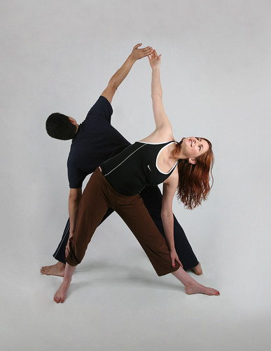 yoga-triangle-pose-synergybyjasmine