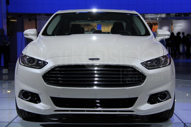 Ford-Fusion-2013-NAIAS-Stark-11