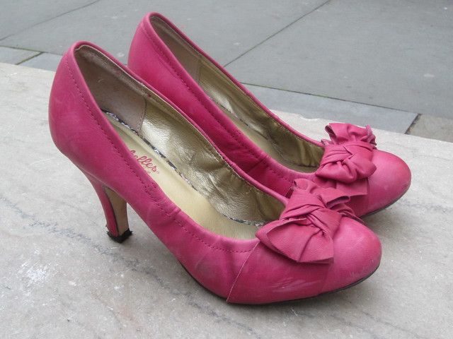 SEYCHELLES fuchsia heels
