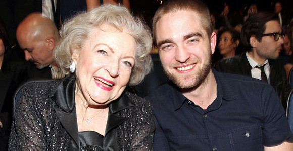 BETTY WHITE Reveals What It Was Like Sitting Next To Robert Pattinson At People’s Choice Awards!!!