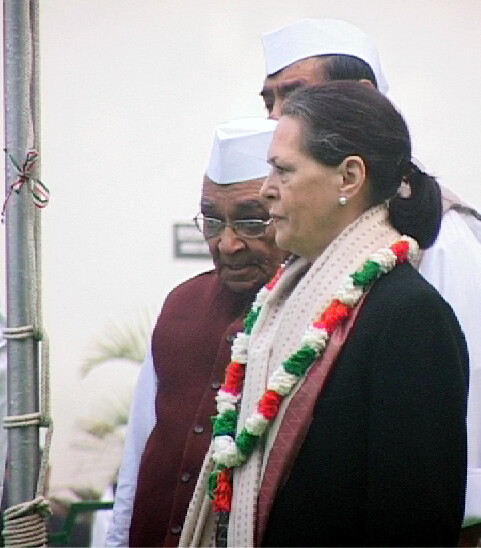Sonia Gandhi at Congress day function in New Delhi (7)