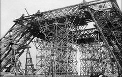 Строительство Эйфелевой башни, 1887 год