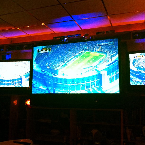 Three TVs of #GIANTS vs. Packers. Happy playoffs!