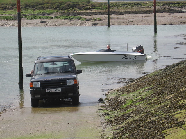 seaweed cars car river countryside boat 4x4 trailer landrover discovery mariner marshan riverblackwater