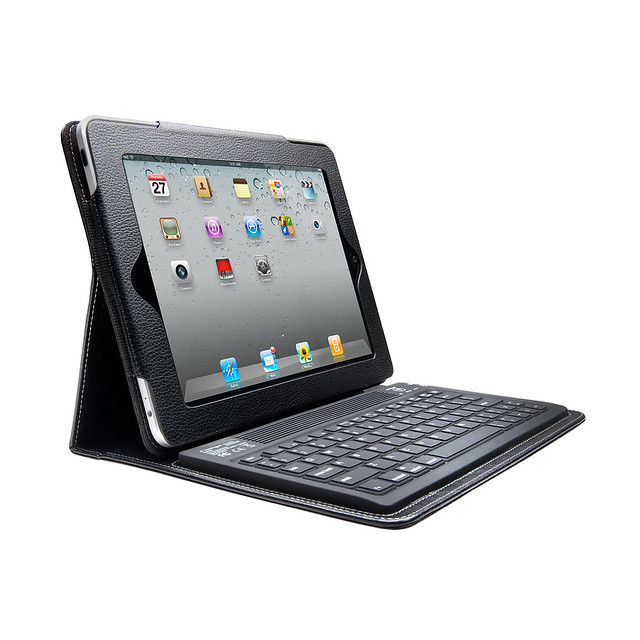 K39336US-KeyFolio™ Bluetooth® Keyboard Case for NEW IPAD®, iPad® 2 & iPad®