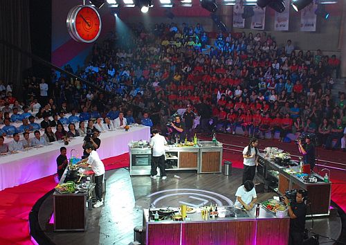 The Final Four kiddie cooks Philip, Mika, Kyle, and Jobim at the Junior MasterChef Pinoy Edition The Live Cook-off (2)