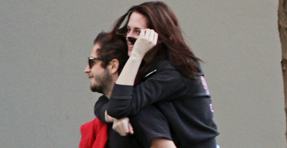 ‘Twilight’ Director Loved Kristen Stewart & Her Ex, Michael Angarano, As A Couple!!!