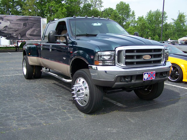 blue ford f550 dually