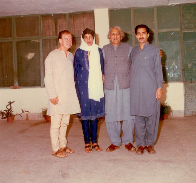 Ghani Khan Baba with Dr. Raj Wali shah Khattak and Dr. Zareen , daughter of Ghani Khan