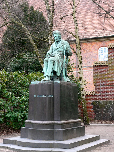 Copenhague, Danemark: Søren Kierkegaard dans le jardin de la bibliothèque à lest du "Château" / "Borgen" (le château de Christiansborg)
