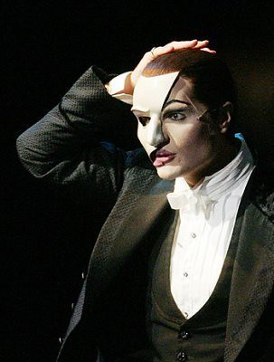 MOTN-the-phantom-of-the-opera-1986-18688525-303-400