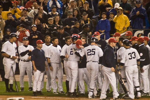 Jeter Breaks Gehrigs Yankees Hits Record (Lo-Res) - _DSC0413.jpg