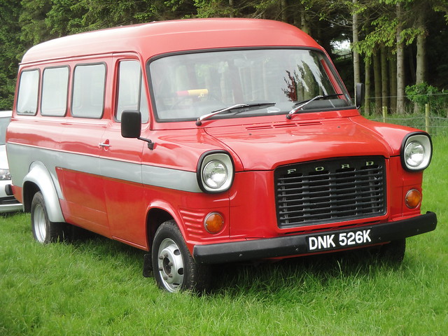 ford diesel 150 transit 1970s 1972 minibus mk1 dnk526k