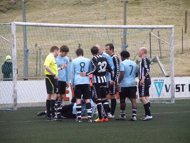 TB Tvøroyri 0-2 Víkingur Gøta, 25 March 2012