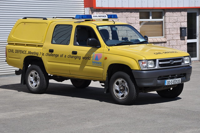 blue rescue lights 2000 4x4 civil toyota service flashing emergency wexford defence unit hilux lightbar l4v 00d102530