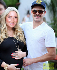 Is Ashley Tisdale Pregnant With Zac Efrons Baby 84