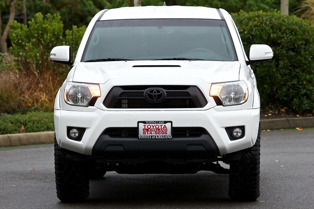 toyota tacoma trd sport 4x4 v6 40 entune nav super white double cab short bed goodyear duratrac 265 70 17