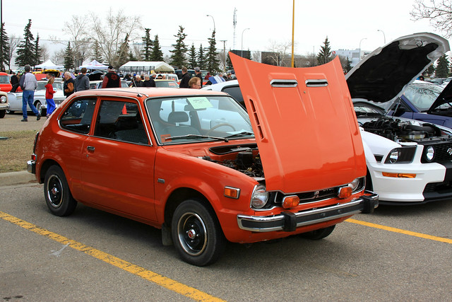 orange classic car honda civic 1976