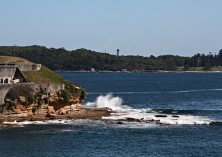 2014 Sydney: waves breaking on Bare Island #1