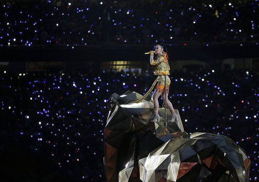(2 of 6) KATY PERRY has entertained the crowds during the Super Bowl halftime show -  in the US - in a spectacular performance featuring dancing sharks and a giant mechanical lion.