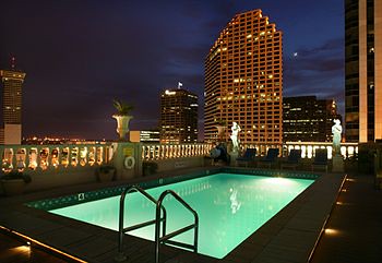 Le-Pavillon-Hotel-New-Orleans-Swimming-Pool.jpg