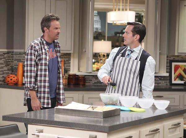 Review: Matthew Perry in an ‘Odd Couple’ Refitted for a New Century by ALESSANDRA STANLEY