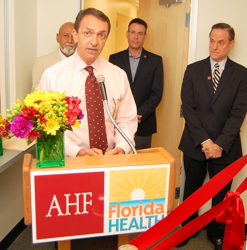 AHF Broward Wellness Center قص الشريط (8/26/13)