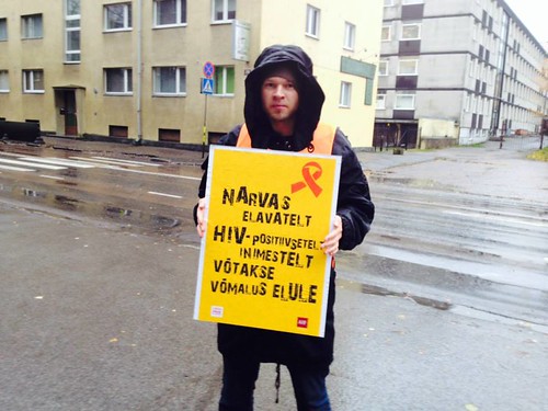 AHF y EHPV protestan frente al Ministerio de Asuntos Sociales en Tallin (10/29/13)