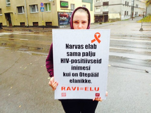 AHF and EHPV protest in front of the Ministry of Social Affairs in Tallinn (10/29/13)