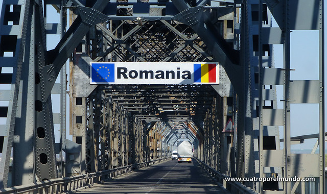 Pasando el puente sobre el Danubio para entrar en Rumanía